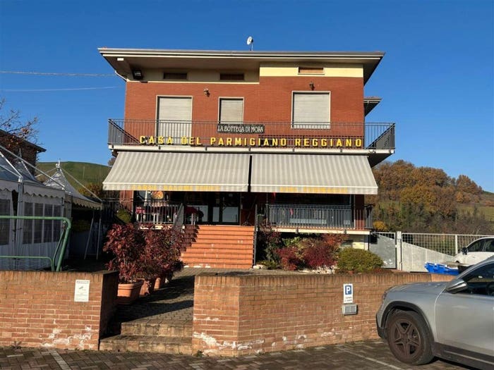 Casa con 6 locali in vendita in Strada per Pilastro, Langhirano