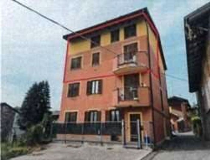 Appartamento trilocale in vendita in Località Mottalunga, Comignago