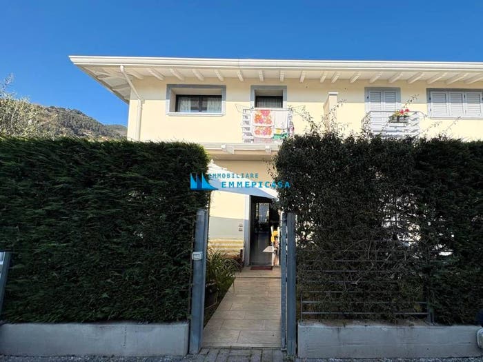 Casa quadrilocale in vendita in Via Capaccola, Centro, Massa