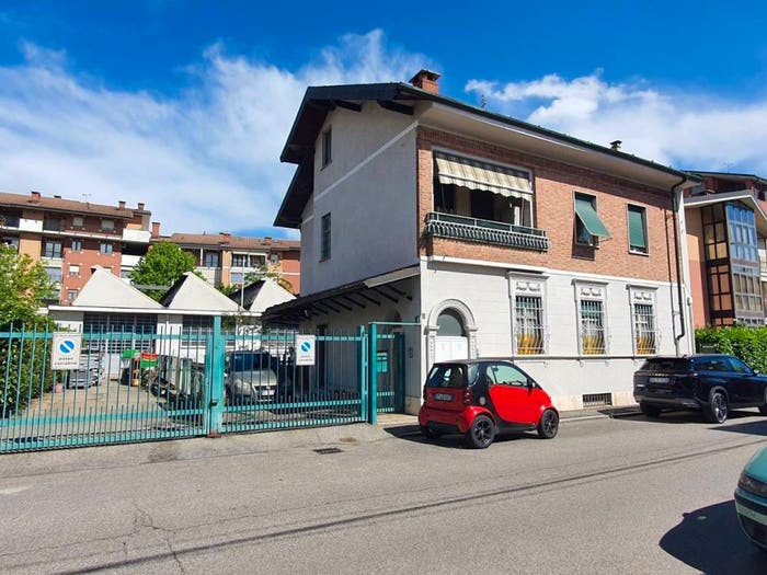 Casa con 6 locali in vendita in Via Fratelli Villani, Regina Margherita, Collegno