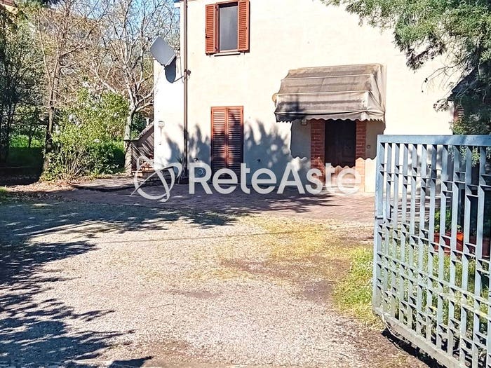 Appartamento con 6 locali in vendita in Via del Duca, Foiano della Chiana