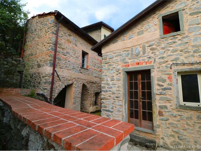 Casa con 6 locali in vendita in golf, Centro, Pontremoli