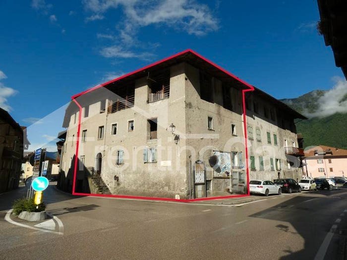 Casa con 6 locali in vendita in via regensburger, Centro, Storo