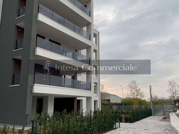 Appartamento trilocale in vendita in via Del Carso, Villaggio Ferrari Duca degli Abruzzi, Brescia