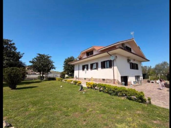 Casa con 6 locali in vendita in Via Trigno, Campo di Carne Pantanelle, Aprilia