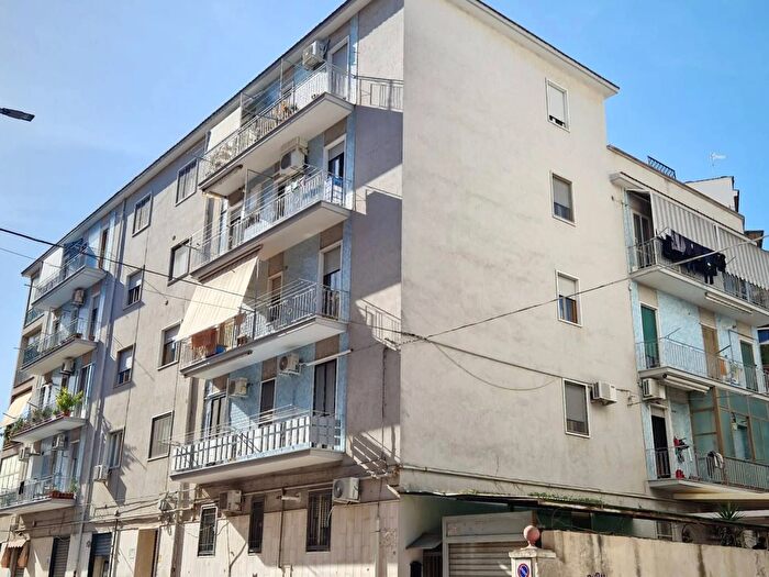 Appartamento trilocale in vendita in Via Edmondo De Amicis, Foggia