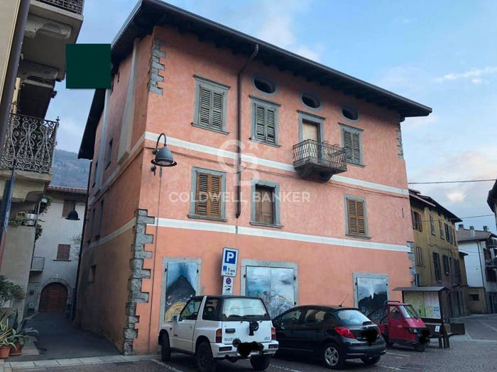 Casa con 6 locali in vendita in Via Roma, Centro, Capo di Ponte