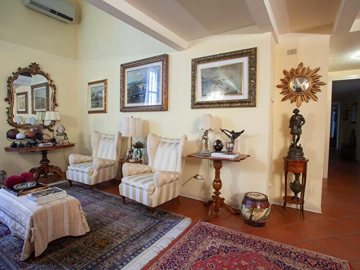 Appartamento con 5 locali in vendita in Via Giambattista Passeri, Centro Storico, Pesaro
