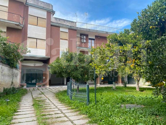 Appartamento con 5 locali in vendita in via Santa Martella, Aversa