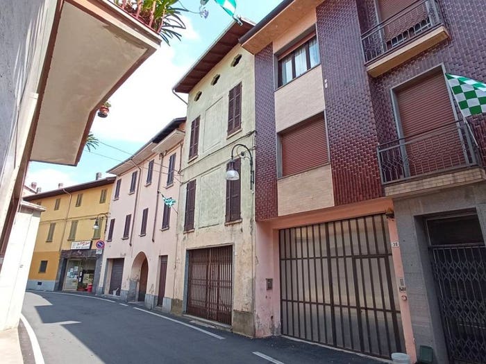 Casa con 6 locali in vendita in Via Vittorio Emanuele II, Maggiora