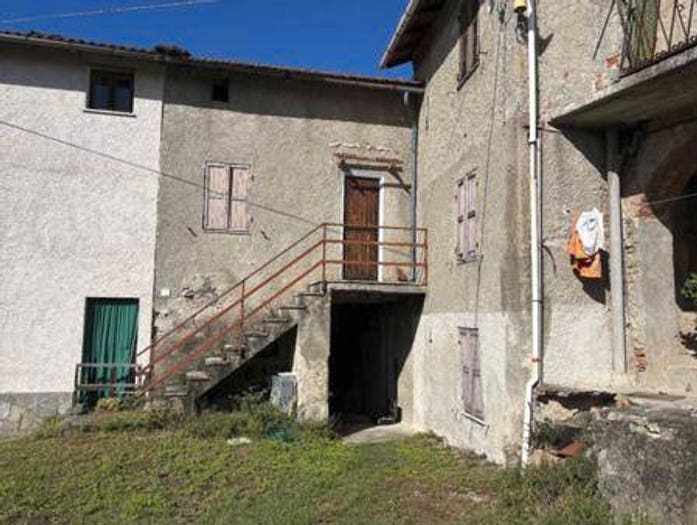 Casa quadrilocale in vendita in Via Regina Elena, Tramontana, Parodi Ligure