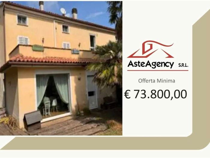 Appartamento con 5 locali in vendita in Via Trinità, Centro, Montegranaro