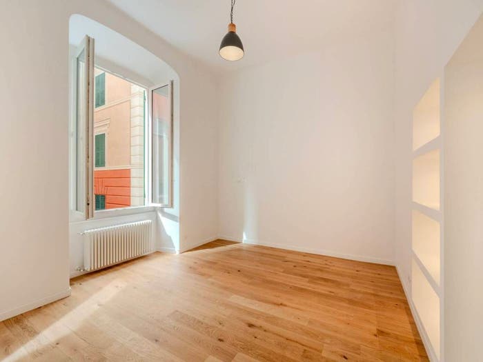 Appartamento bilocale in vendita in Via Caffaro, Castelletto, Genova