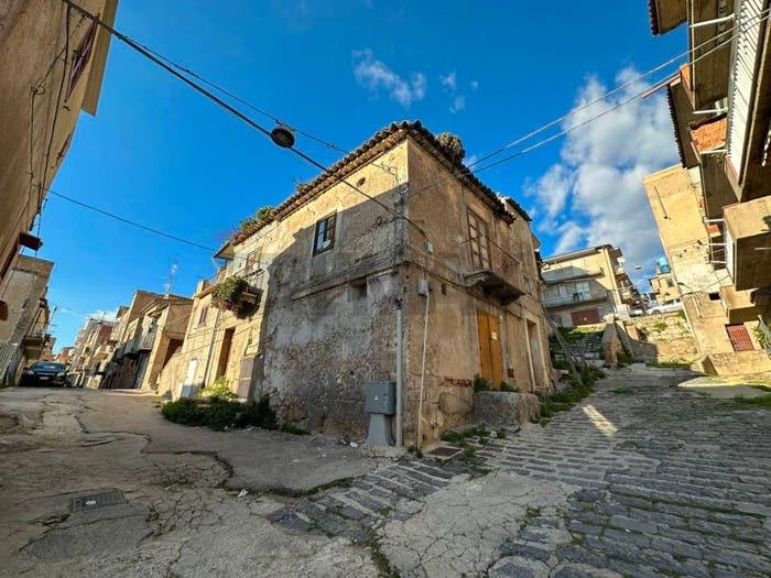 Casa con 6 locali in vendita in via fratelli cairoli, Centro, Palma di Montechiaro