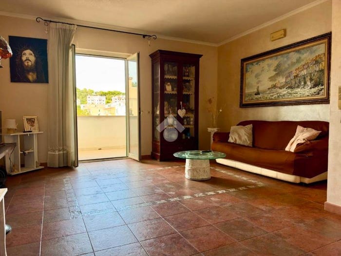Appartamento trilocale in vendita in Via Sandro Pertini, Centro, Vieste