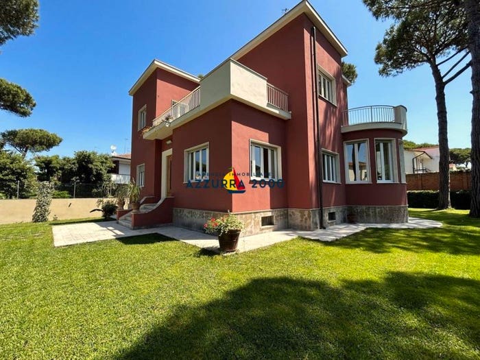 Casa con 6 locali in vendita in Via degli Oleandri, Tirrenia, Pisa