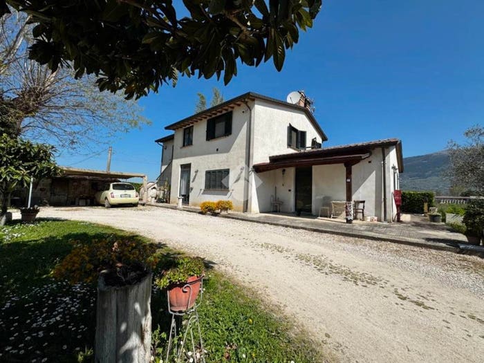 Appartamento quadrilocale in vendita in Via Passo della Pietra, Tordandrea Castelnuovo, Assisi
