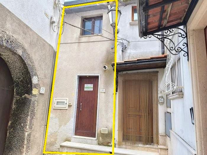 Casa trilocale in vendita in Via Cortina, Castelvetere sul Calore