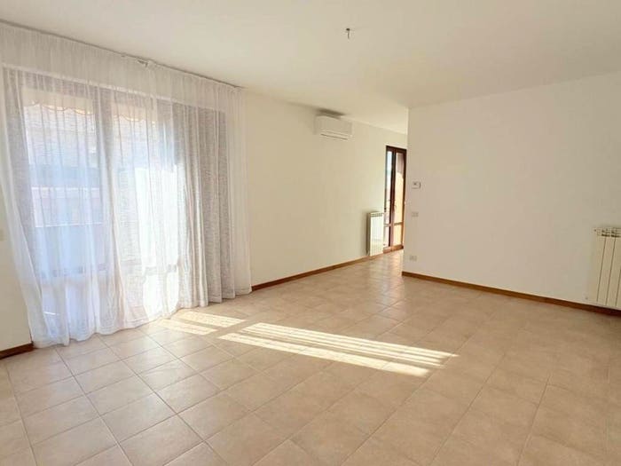 Appartamento quadrilocale in vendita in Via N Paganini, Sant'Anna, Lucca