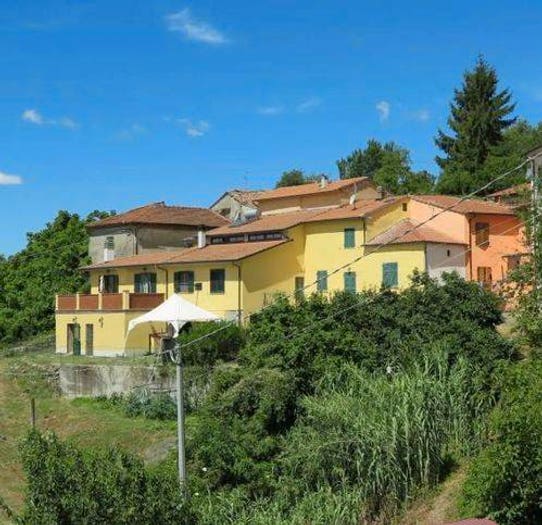 Casa con 6 locali in vendita in Via Cerghiraro, Podenzana