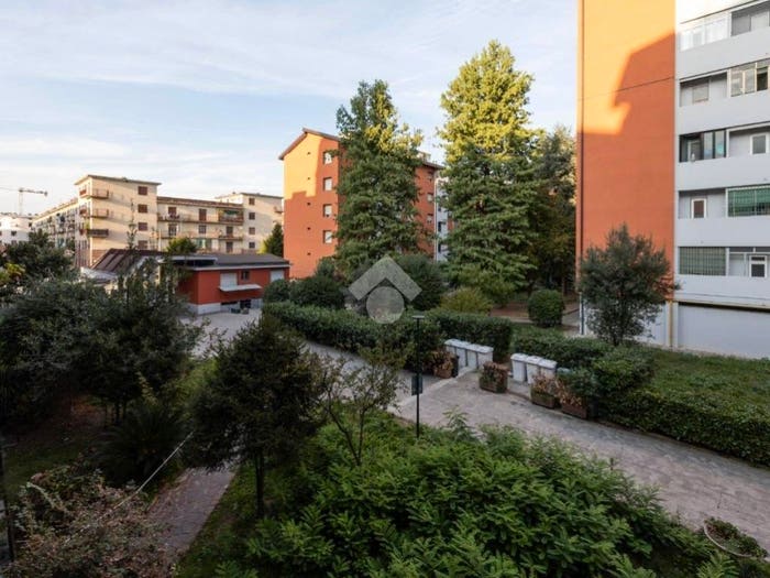 Appartamento bilocale in vendita in Via Giambellino, Giambellino, Milano