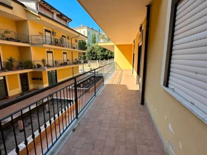 Appartamento trilocale in vendita in Via Ottobre, Centro, Castel Campagnano