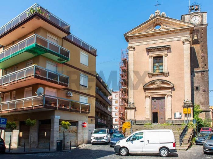 Appartamento con 6 locali in vendita in via madonna del rosario, Centro, Misterbianco