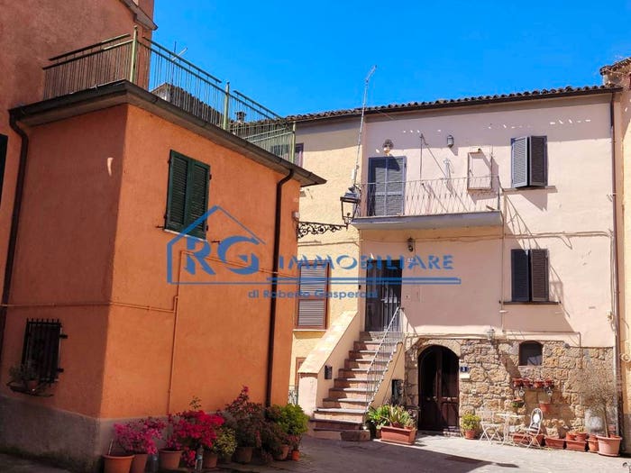 Casa trilocale in vendita in Via del Forno, Lubriano