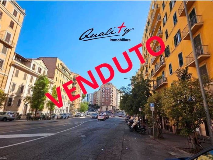 Appartamento trilocale in vendita in Via Britannia, San Giovanni, Roma