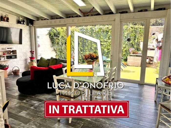Casa con 6 locali in vendita in Via Campania, Merine, Lizzanello