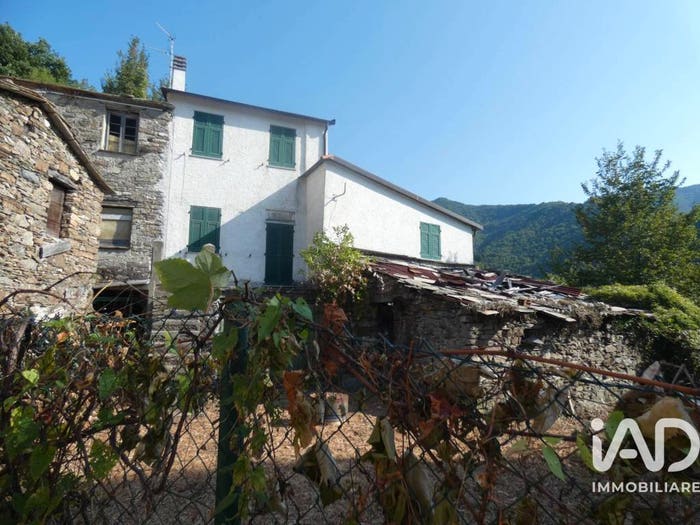 Casa con 6 locali in vendita in Frazione Rossarino, Figarolo, Lorsica