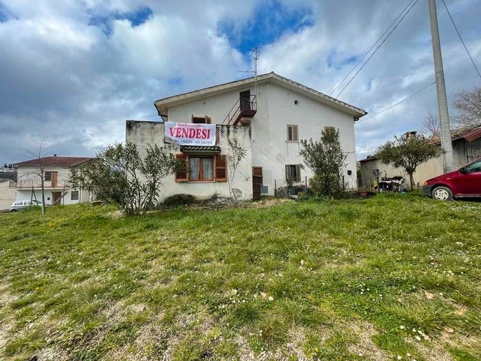 Appartamento con 5 locali in vendita in CONTRADA VICENNE, Civitaquana