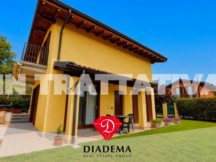 Casa trilocale in vendita in Via Varese, Ternate
