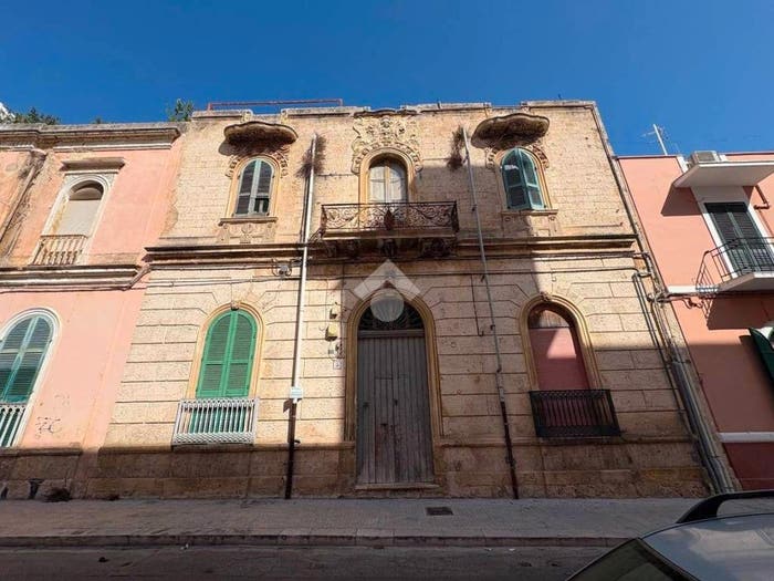 Appartamento trilocale in vendita in Via Trani, Centro Storico, Brindisi