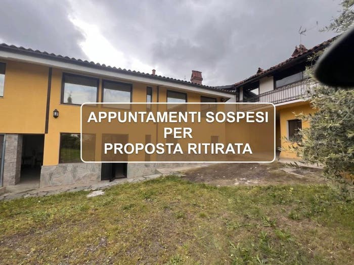 Casa con 6 locali in vendita in Via Torquato Tasso, Roletto