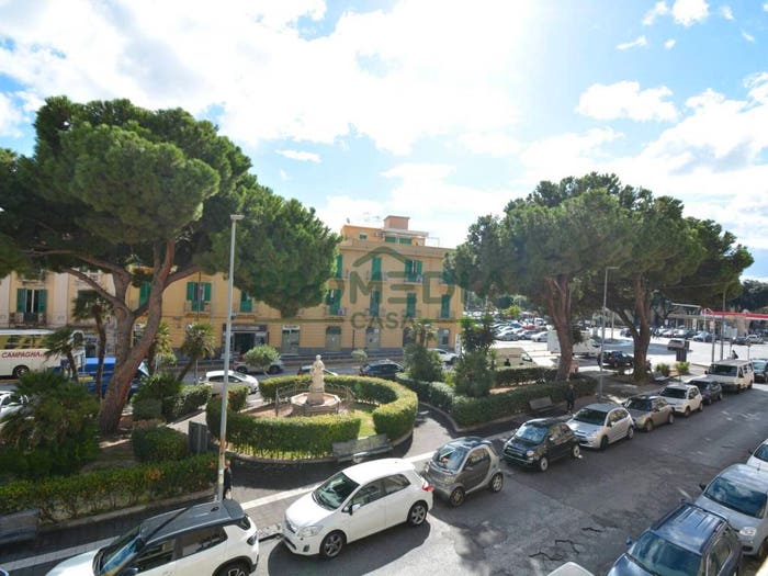 Appartamento con 6 locali in vendita in Via Maggio, Centro Storico, Messina