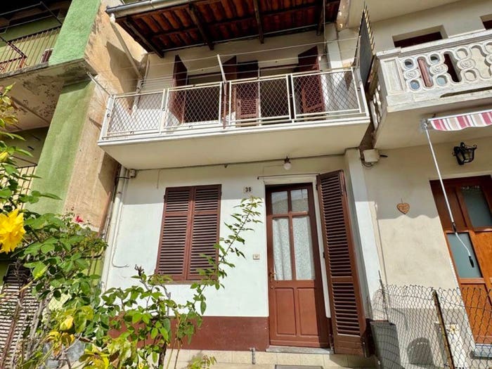 Casa quadrilocale in vendita in Via Roma, Zumaglia