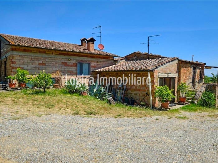 Casa con 6 locali in vendita in Via dell'Acquapuzzola, Montepulciano