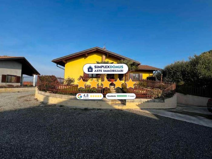 Casa con 6 locali in vendita in Via Amendola, Centro, Carisio