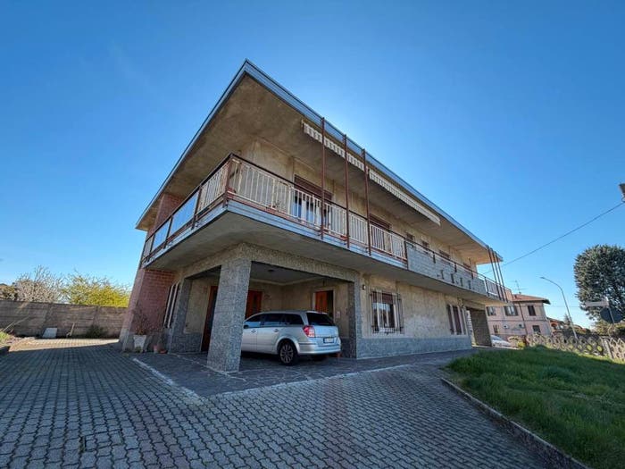 Casa con 6 locali in vendita in Via Vittorio Veneto, Centro, Magnago