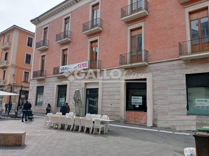 Casa con 6 locali in vendita in Corso Mazzini angolo Via Brenta, Centro, Cosenza