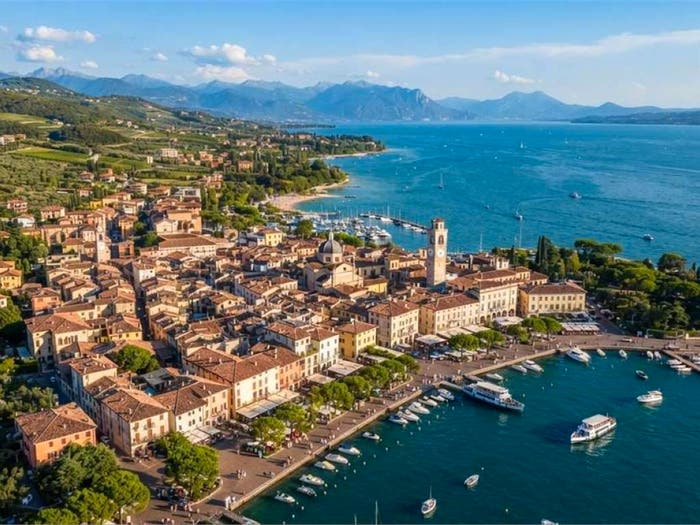 Appartamento trilocale in vendita in Centro, Bardolino
