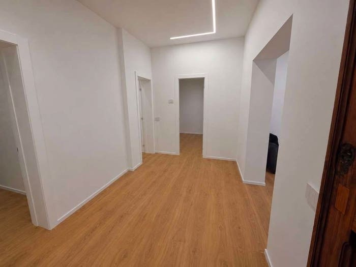 Appartamento con 6 locali in vendita in Via Maratta, Adriatico, Ancona