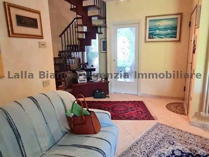 Appartamento quadrilocale in vendita in Via Giovanni Verga, Centro, Montelabbate