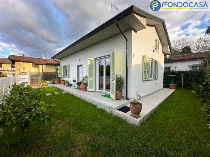 Casa trilocale in vendita in Via san Domenichino, Ronchi Poveromo, Massa