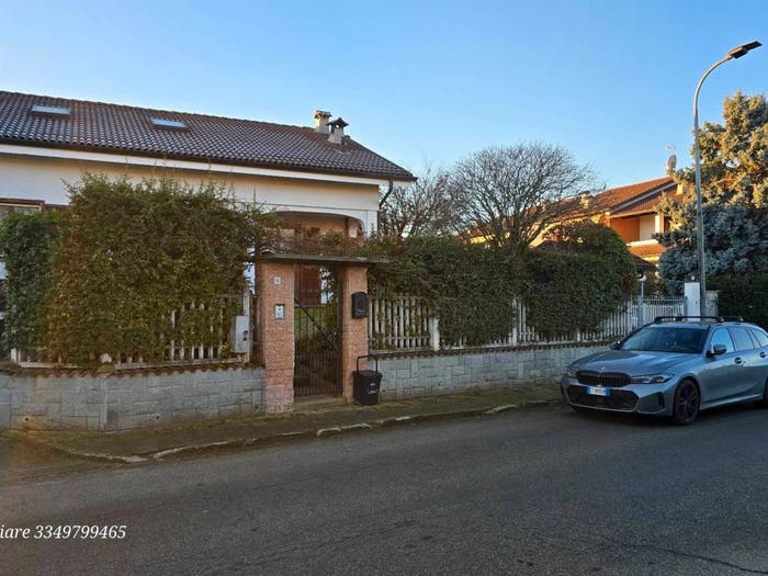 Casa con 6 locali in vendita in Via Matteo Vota, Centro, Favria