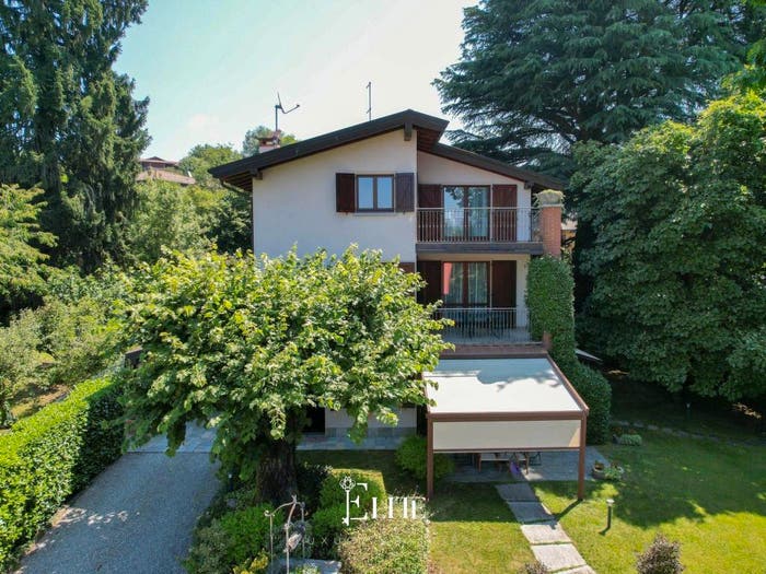 Casa con 6 locali in vendita in Via Pasubio, Centro, Besozzo