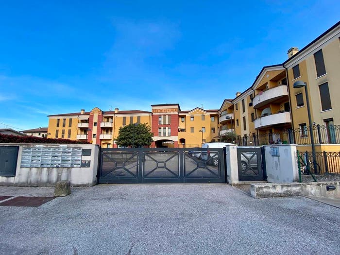 Appartamento trilocale in vendita in Via Cristoforo Colombo, Centro, Camisano Vicentino