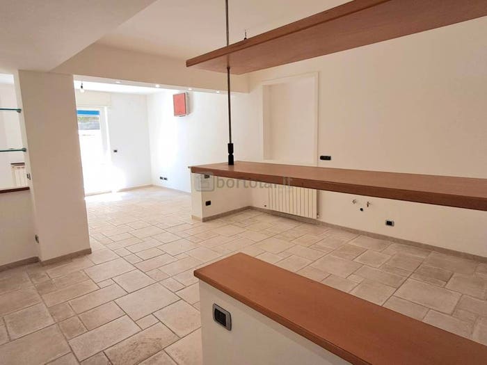 Appartamento con 6 locali in vendita in Via Aurelio Robino, Marassi, Genova
