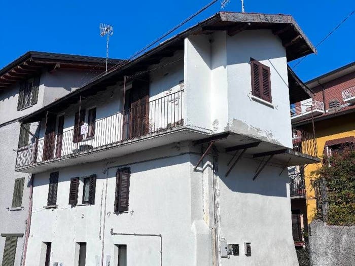 Appartamento bilocale in vendita in Via Somisso, Laveno, LavenoMombello
